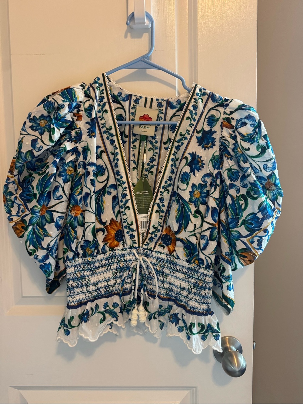 FARM Rio White Floral Smocked V-Neck Puff Sleeve Blouse